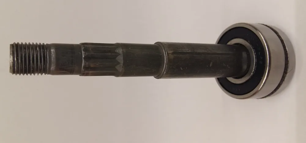 Na zamówienie - Wałek adaptera noży do traktorka McCulloch M145-107TC, M125-97TC, M145-97TC, Husqvarna 138, CTH164T-prawy